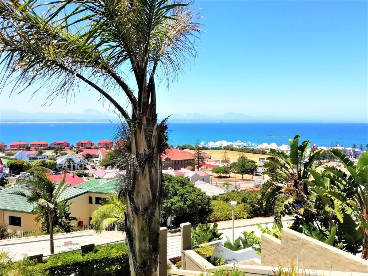 4 On Montagu Accommodation Mossel Bay Exterior photo