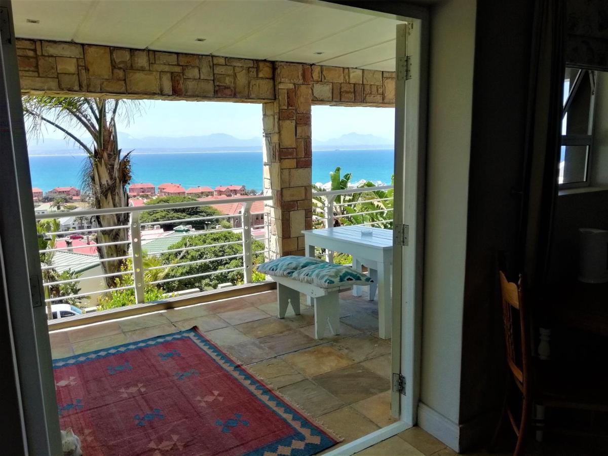 4 On Montagu Accommodation Mossel Bay Exterior photo