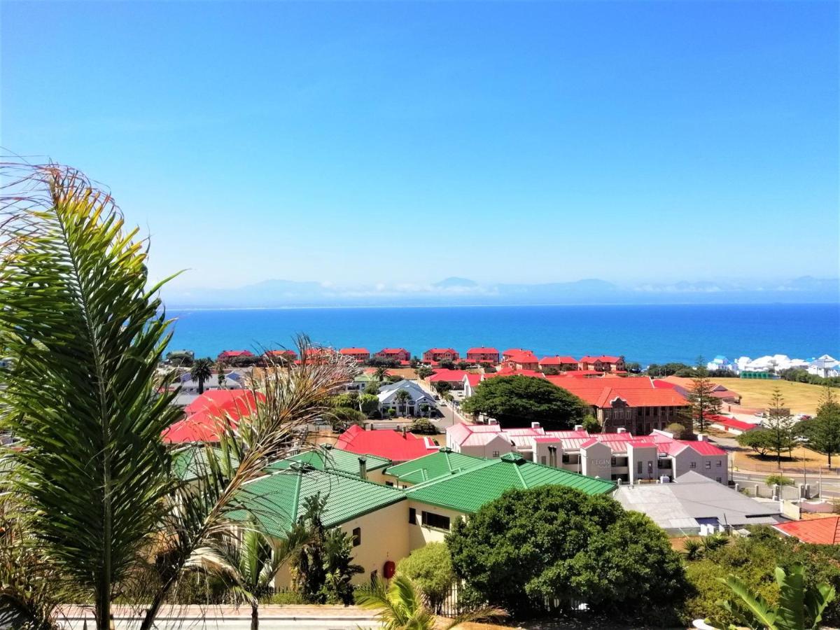 4 On Montagu Accommodation Mossel Bay Exterior photo